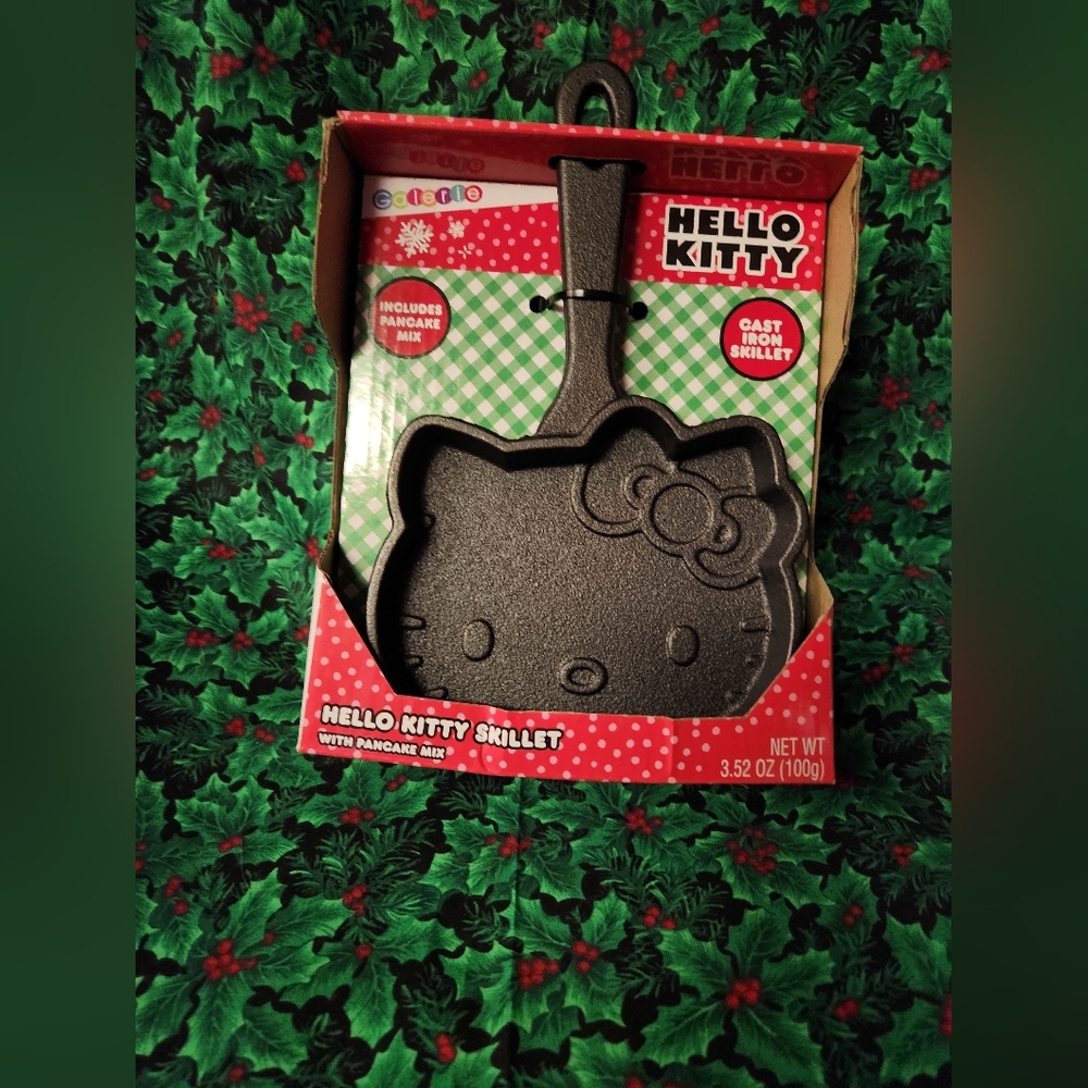 Hello Kitty Cast Iron Skillet NWT